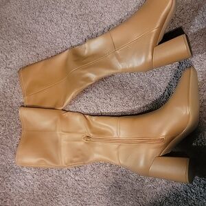 Steve Madden Lizah Boots Size 11